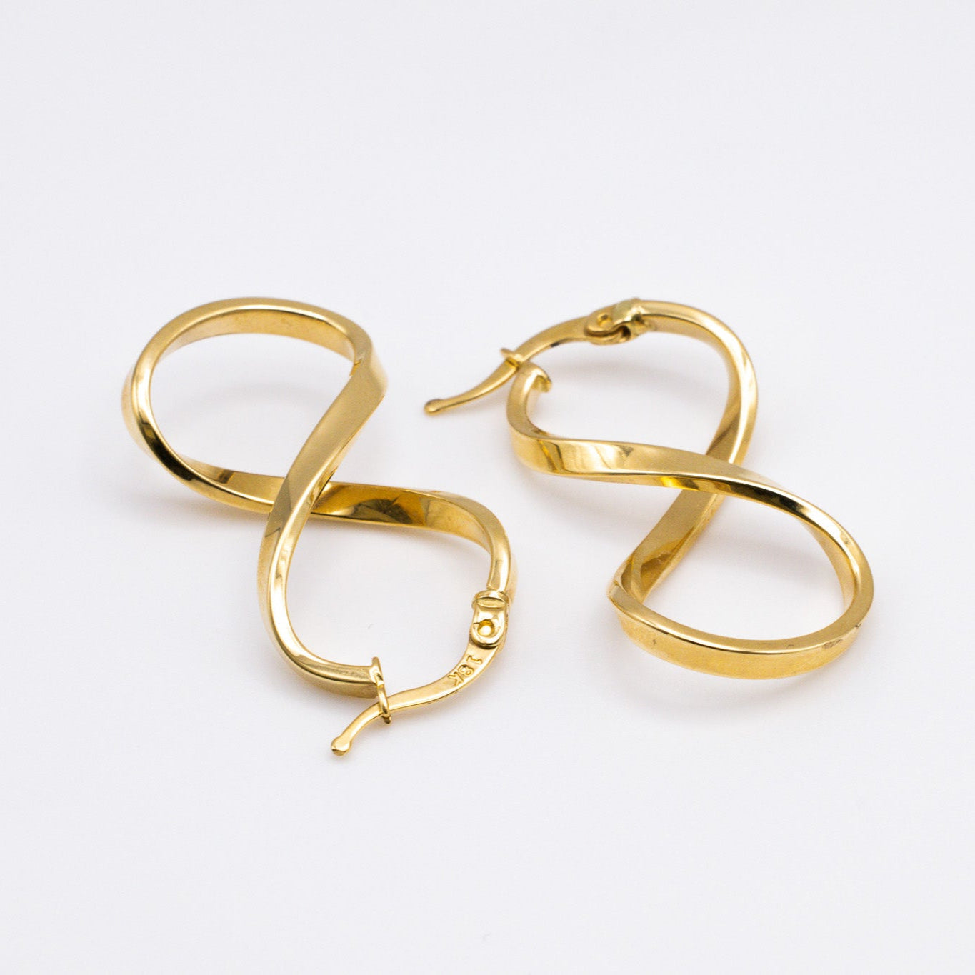 L'autre Earrings in 18K