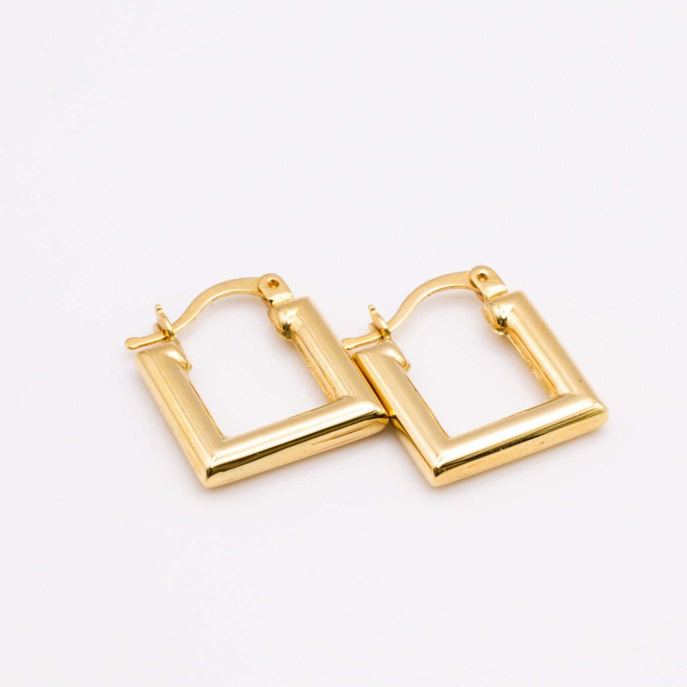 Square Hoop Earrings in 18K Gold