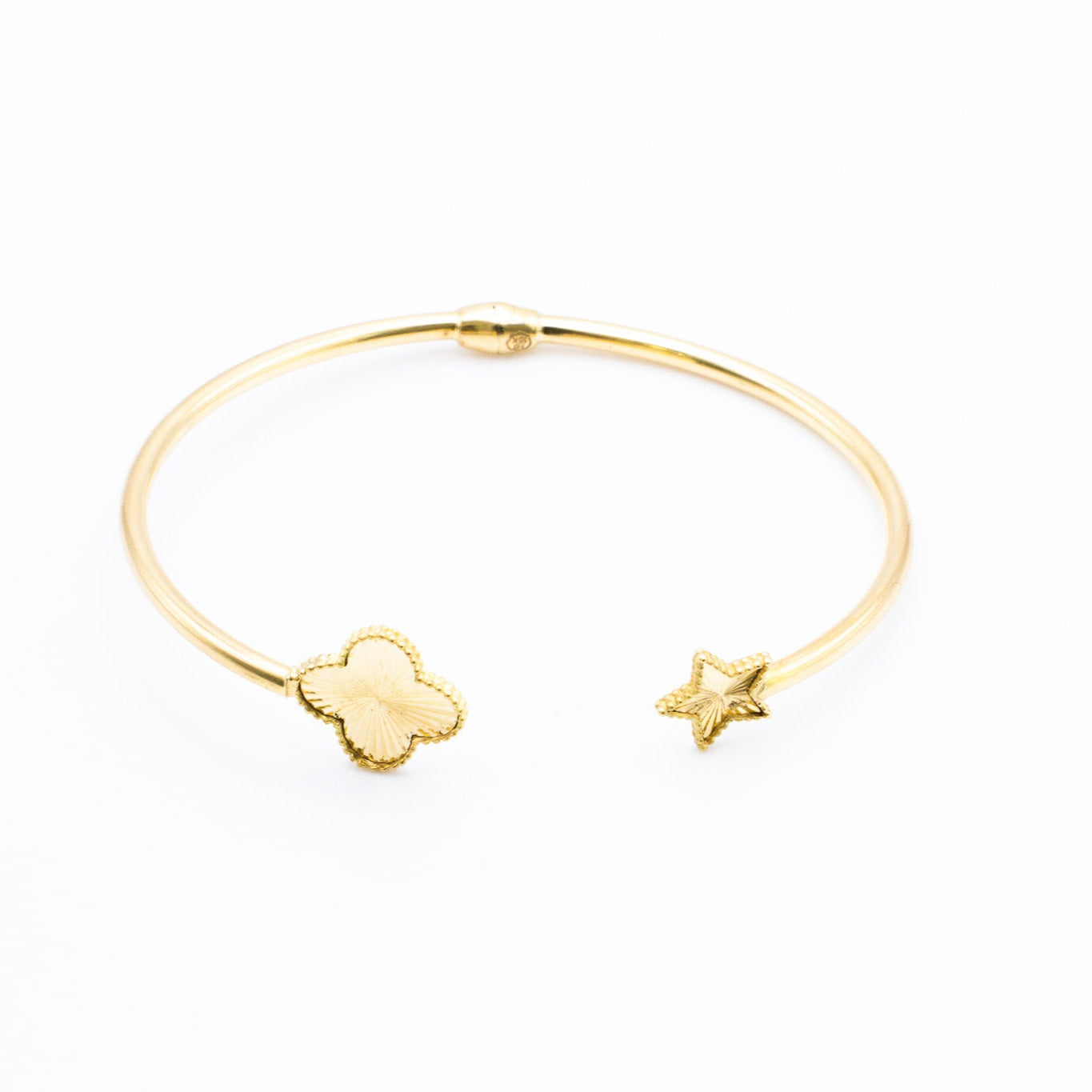 Clover / Star Cuff in 18K Gold .