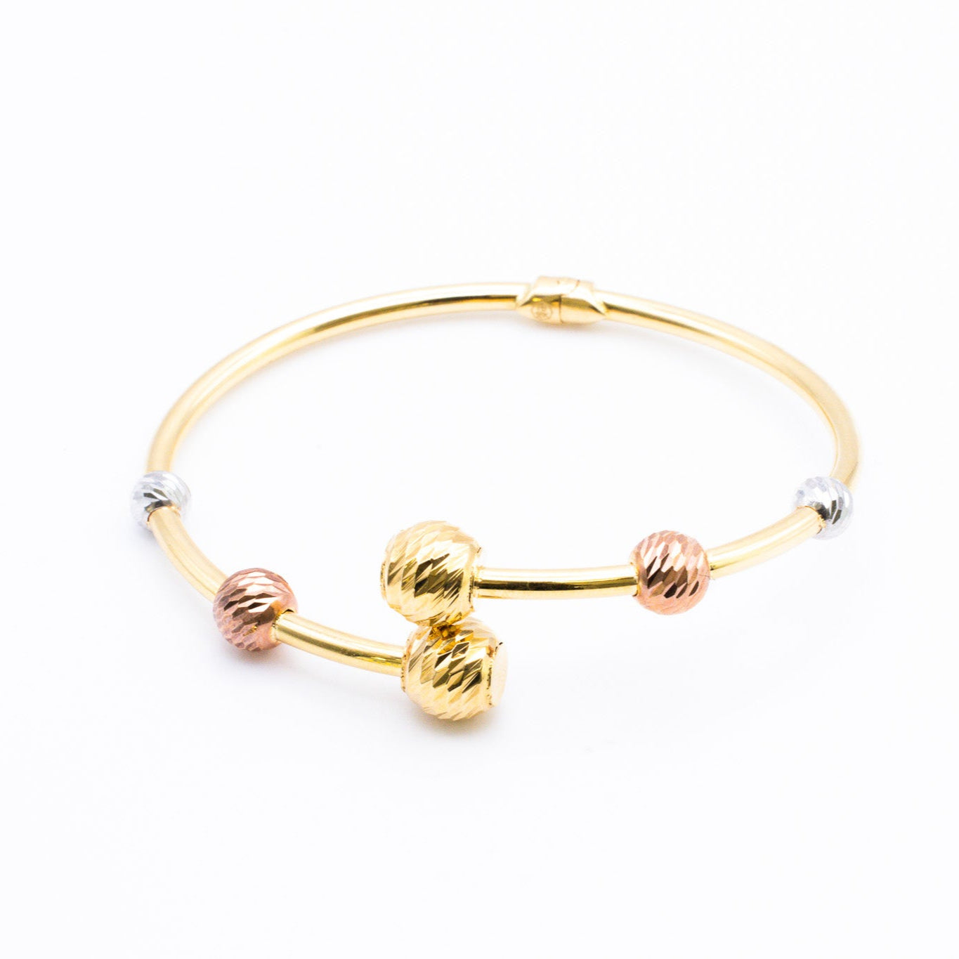 Cuff Trio in 18k Gold.