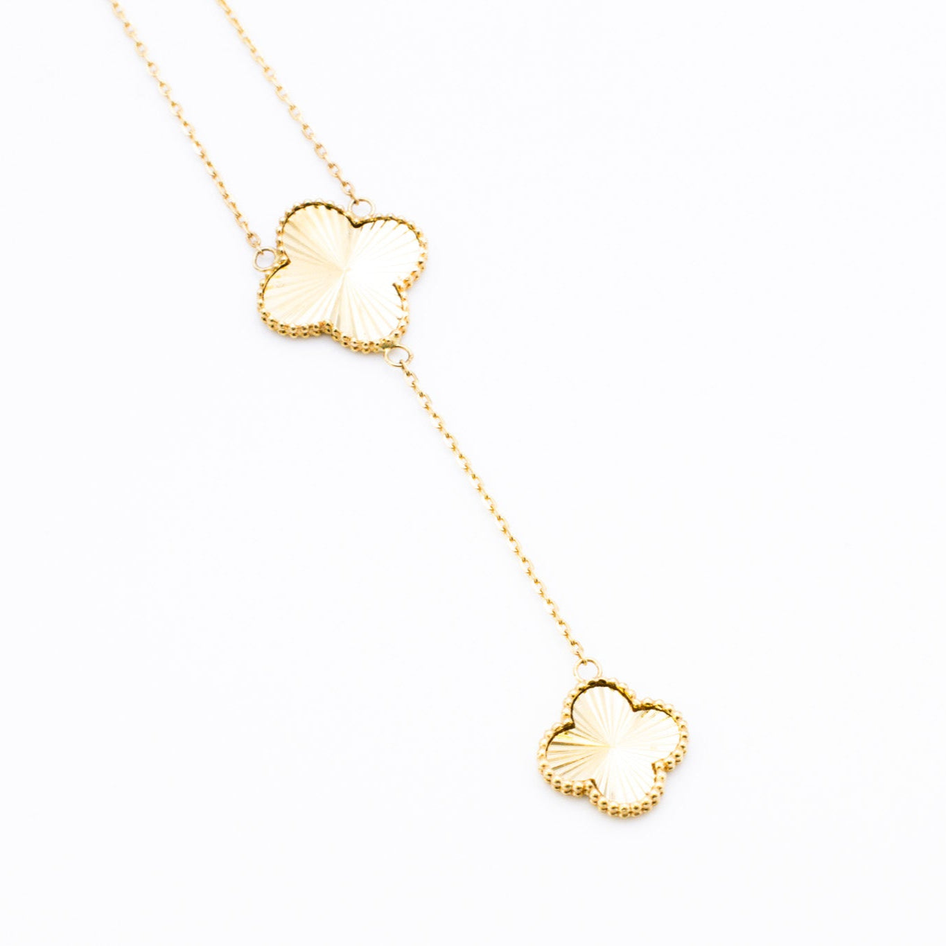 Clover Pendant in 18K Gold.