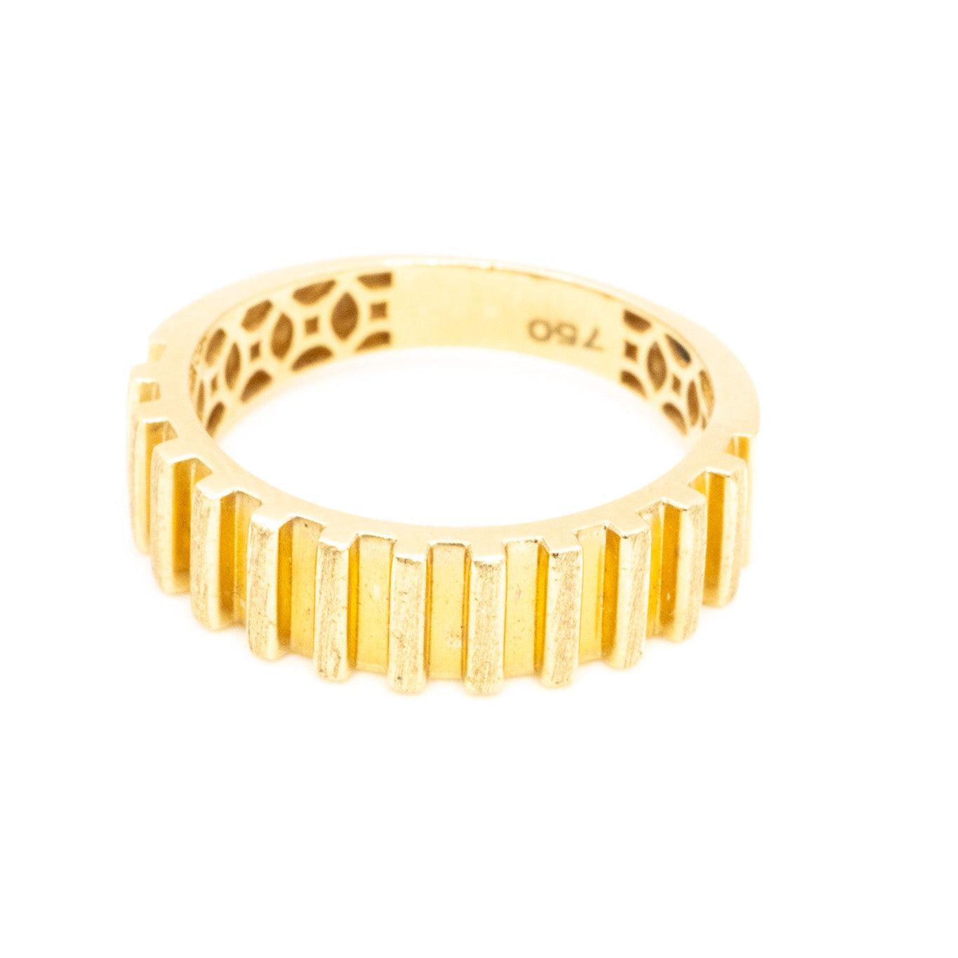 Ribbed Band – 18K Gold