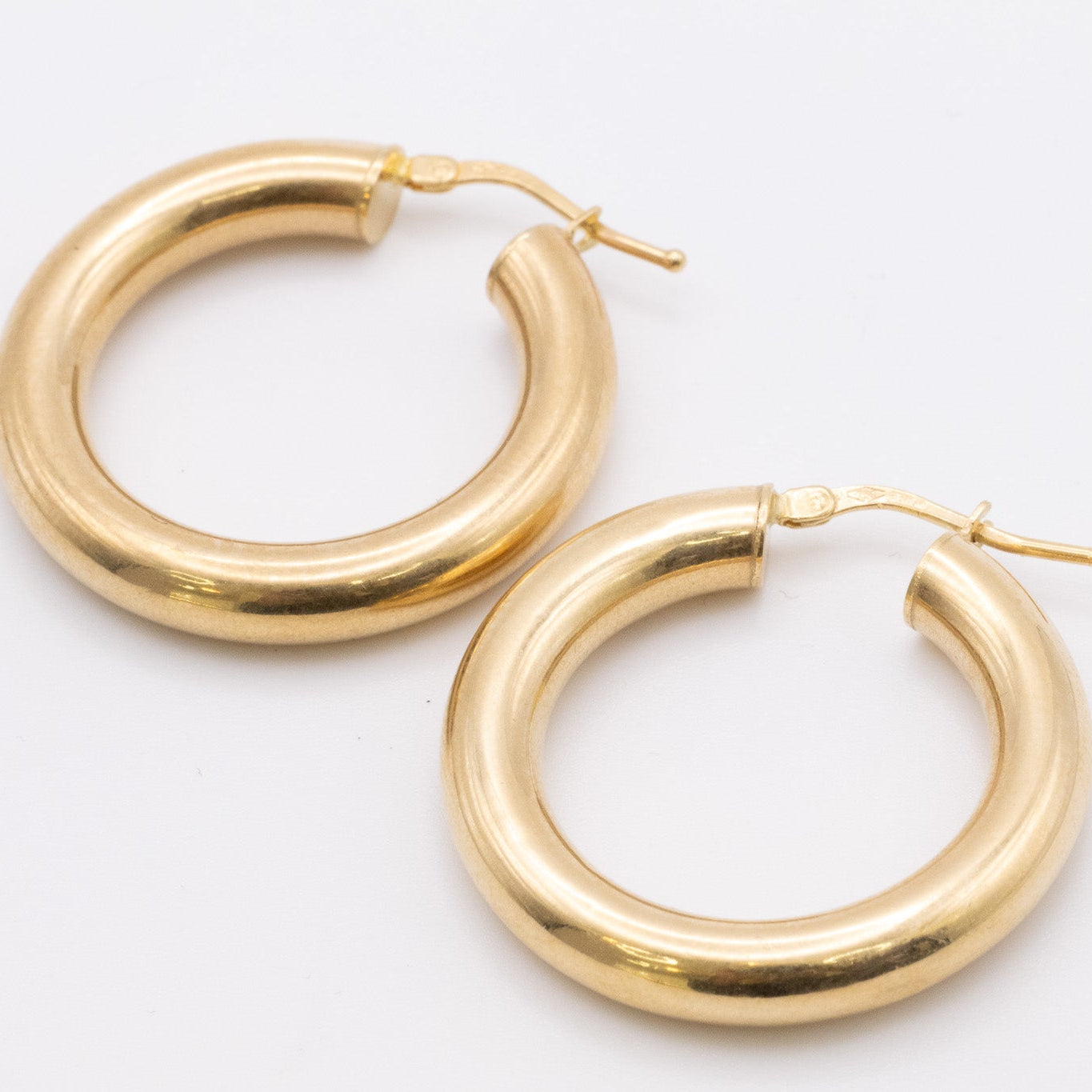 18K Gold Classic Chunky Hoop Earrings