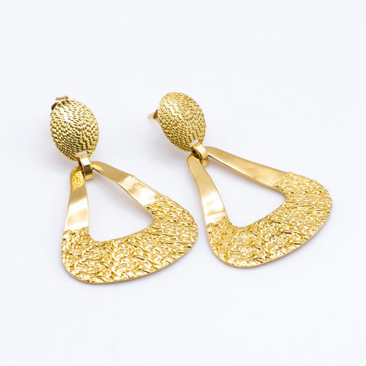 Hammered Earrings in 18K Gold.