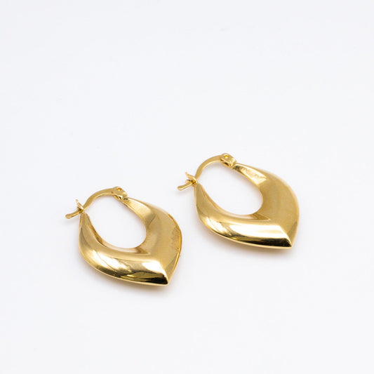 Hoop Earrings in 18k Gold.