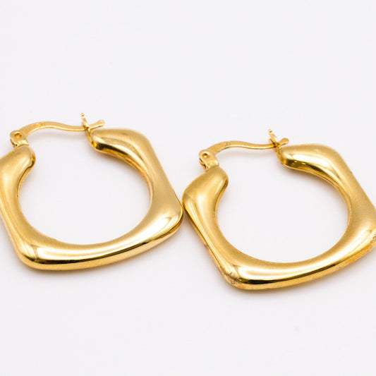 Pillow Square Hoops in 18K Gold