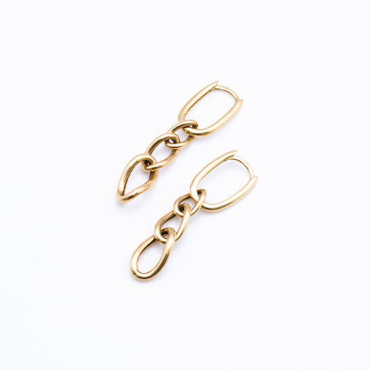 Link Drops in 18K Gold.