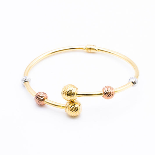 Cuff Trio in 18k Gold.