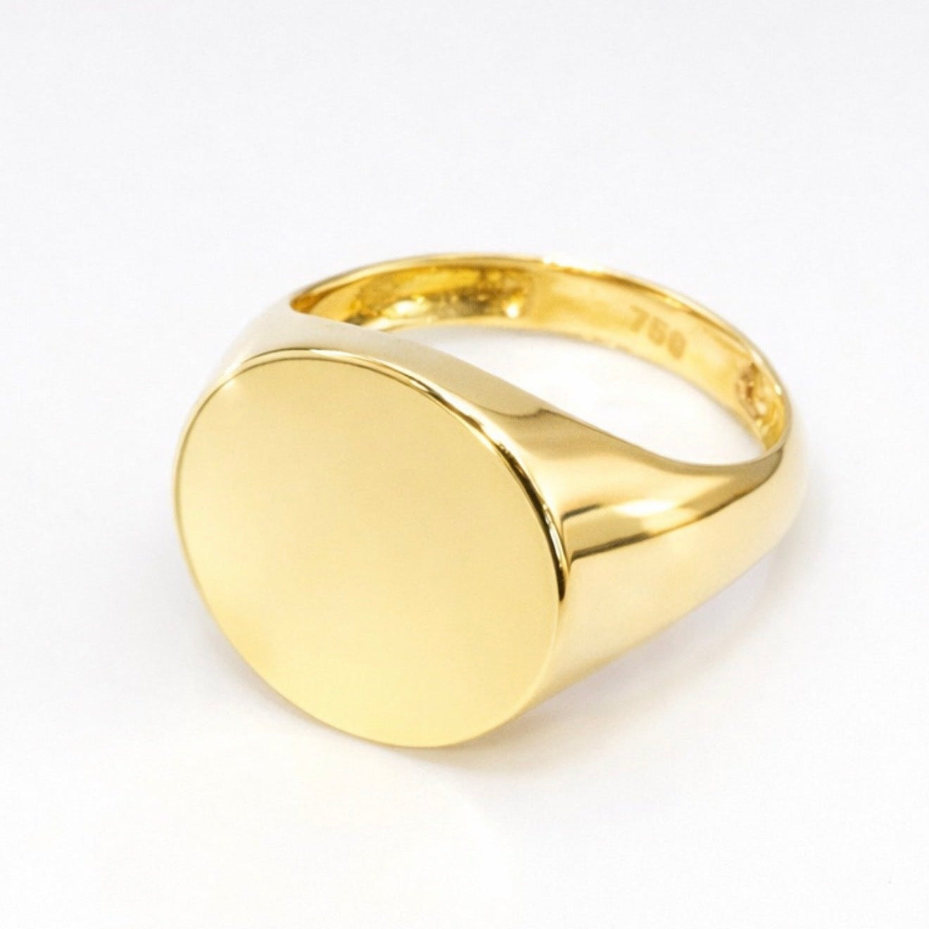 Heritage Round Signet Ring – Solid 18K Gold
