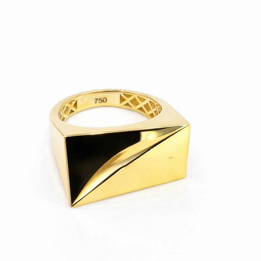 Monolith Gold Band in 18k