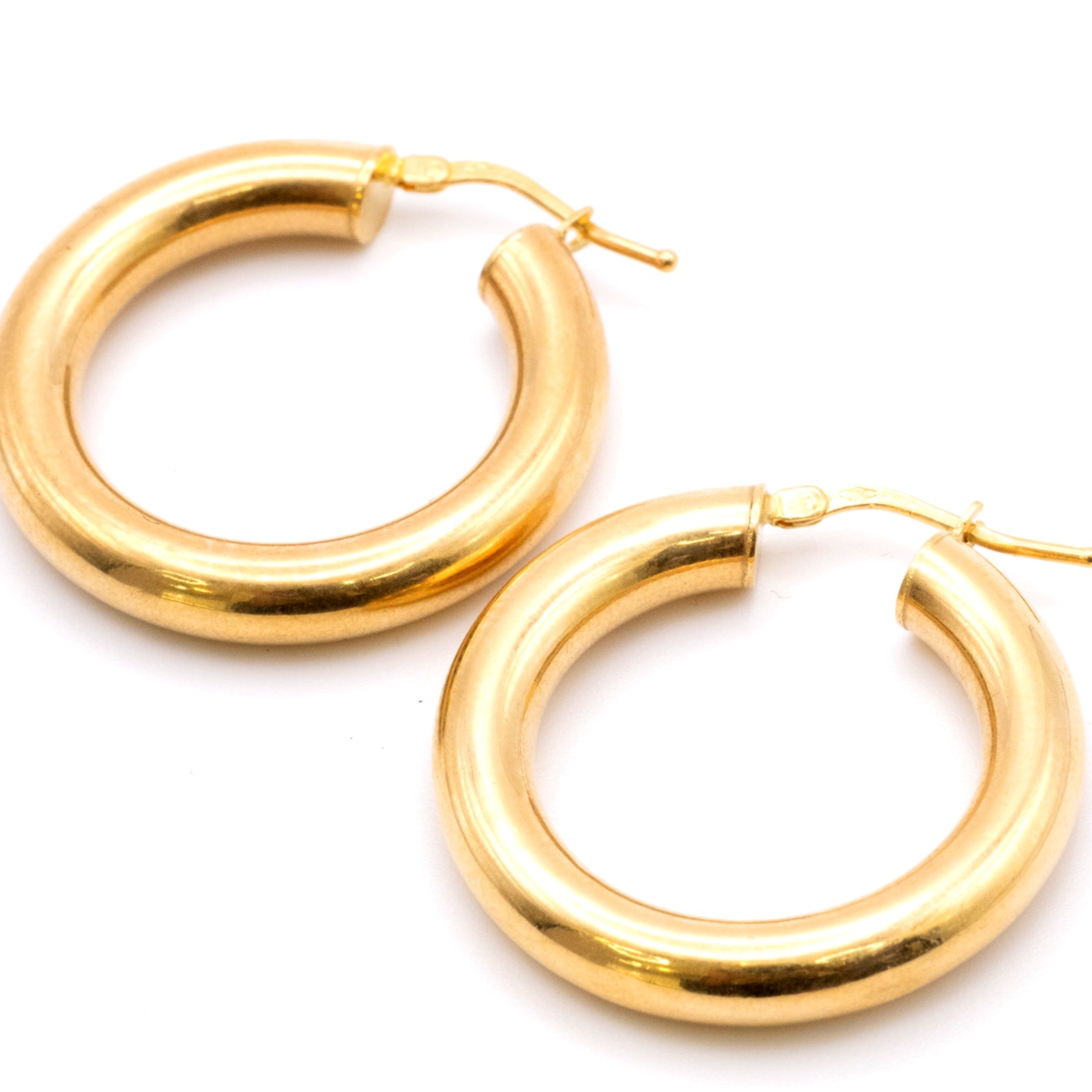 18K Gold Classic Hoop Earrings